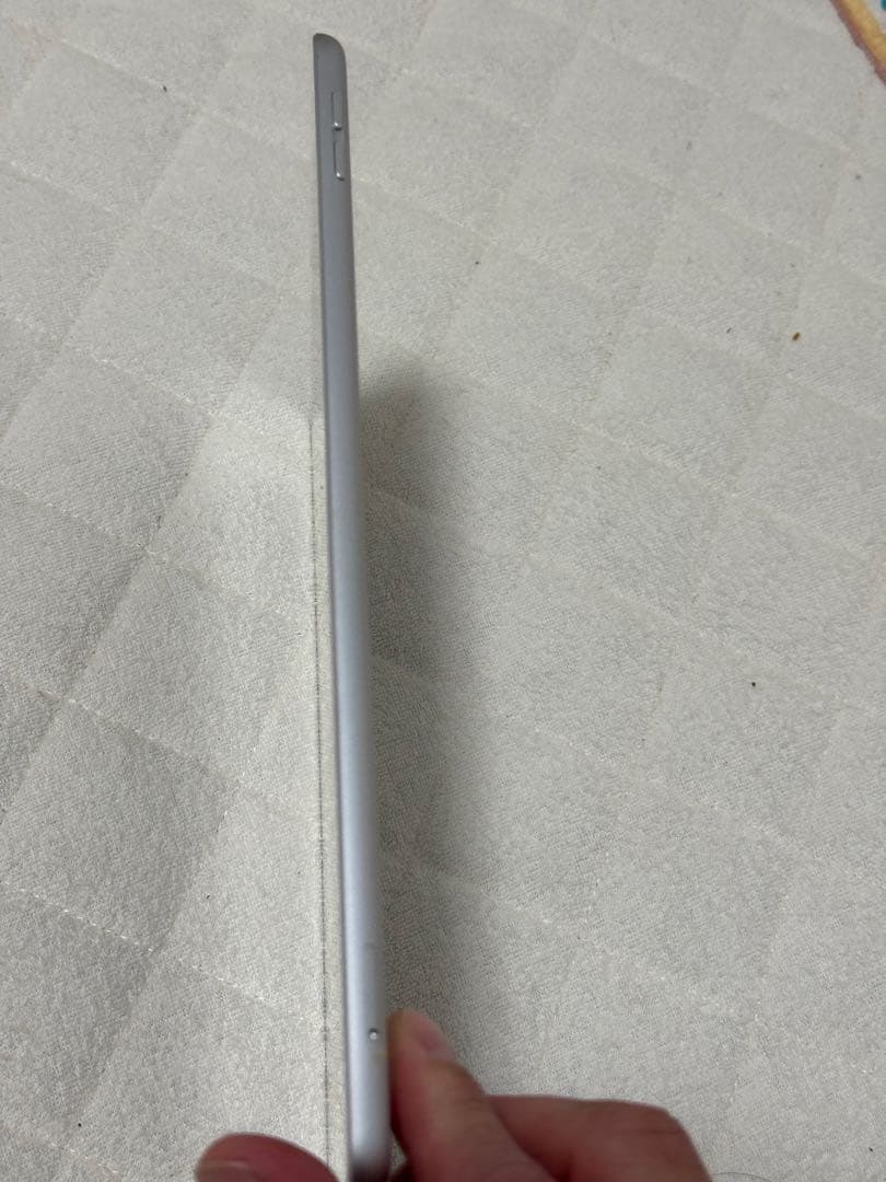 iPad第7世代 WiFi セルラー　32GB バッテリー99%