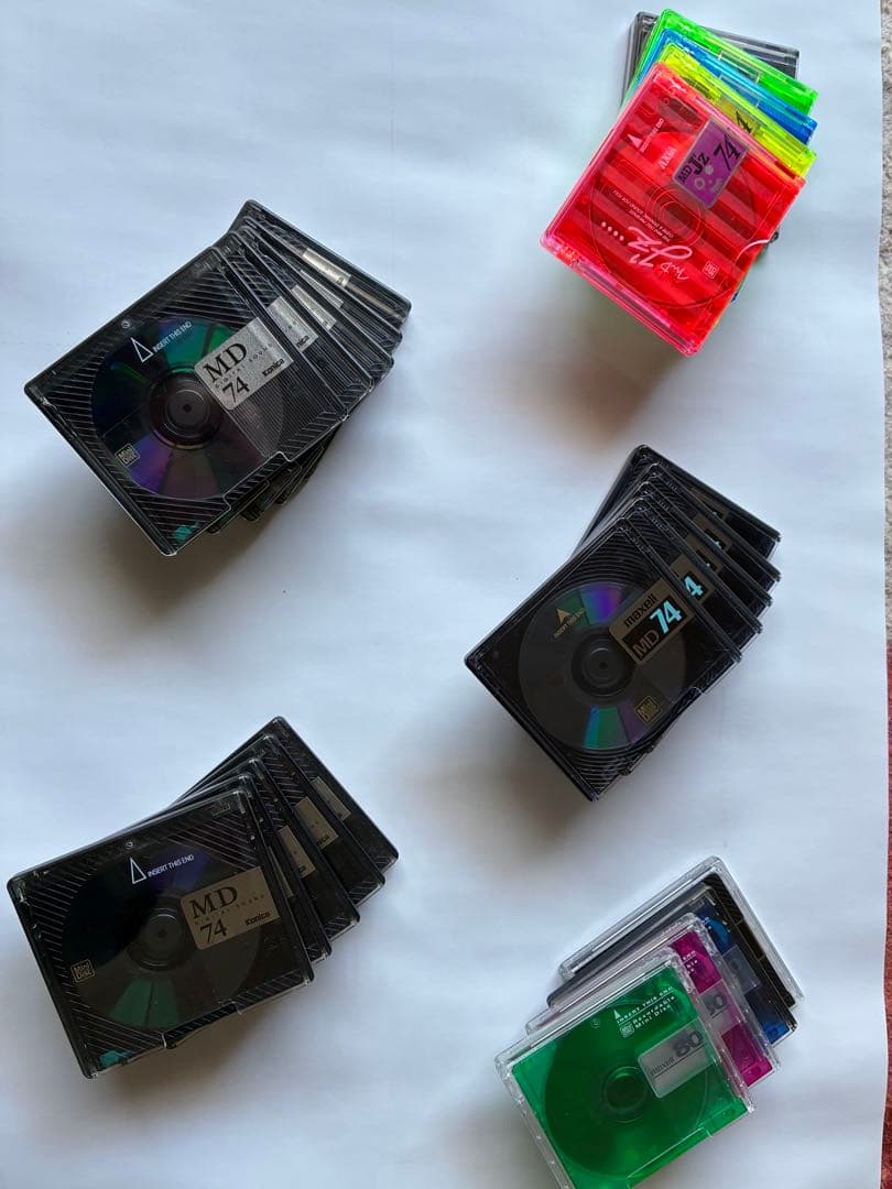 【SONY】MD WALKMAN〈MZ-R4ST〉+空ディスク【動作検証済⭐︎】