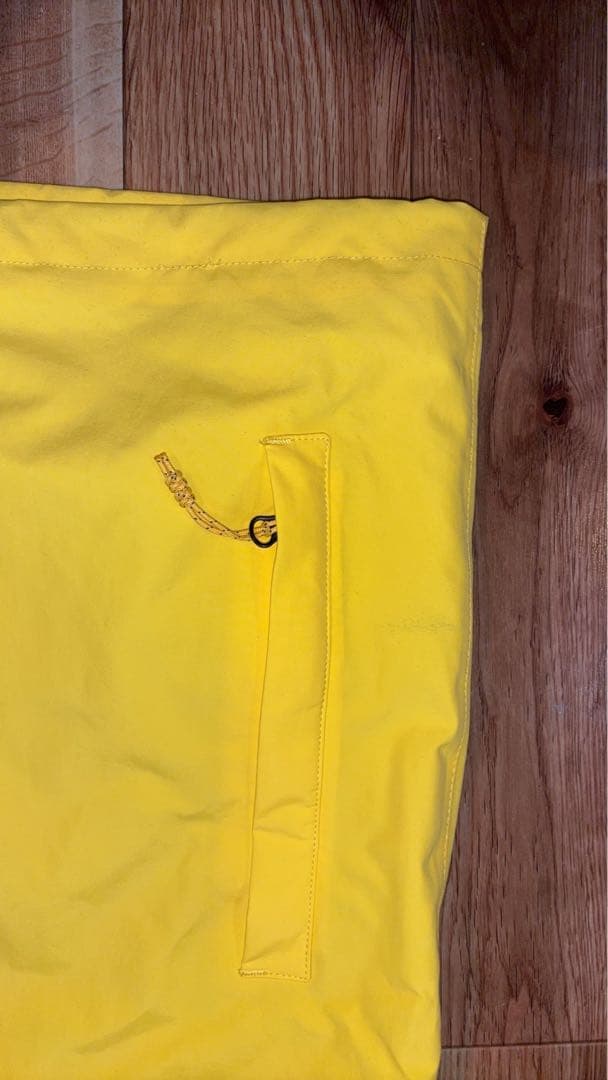 【新品・未使用/アウトレット品】 イエロー✖️ブラック フード付きジャケット　M