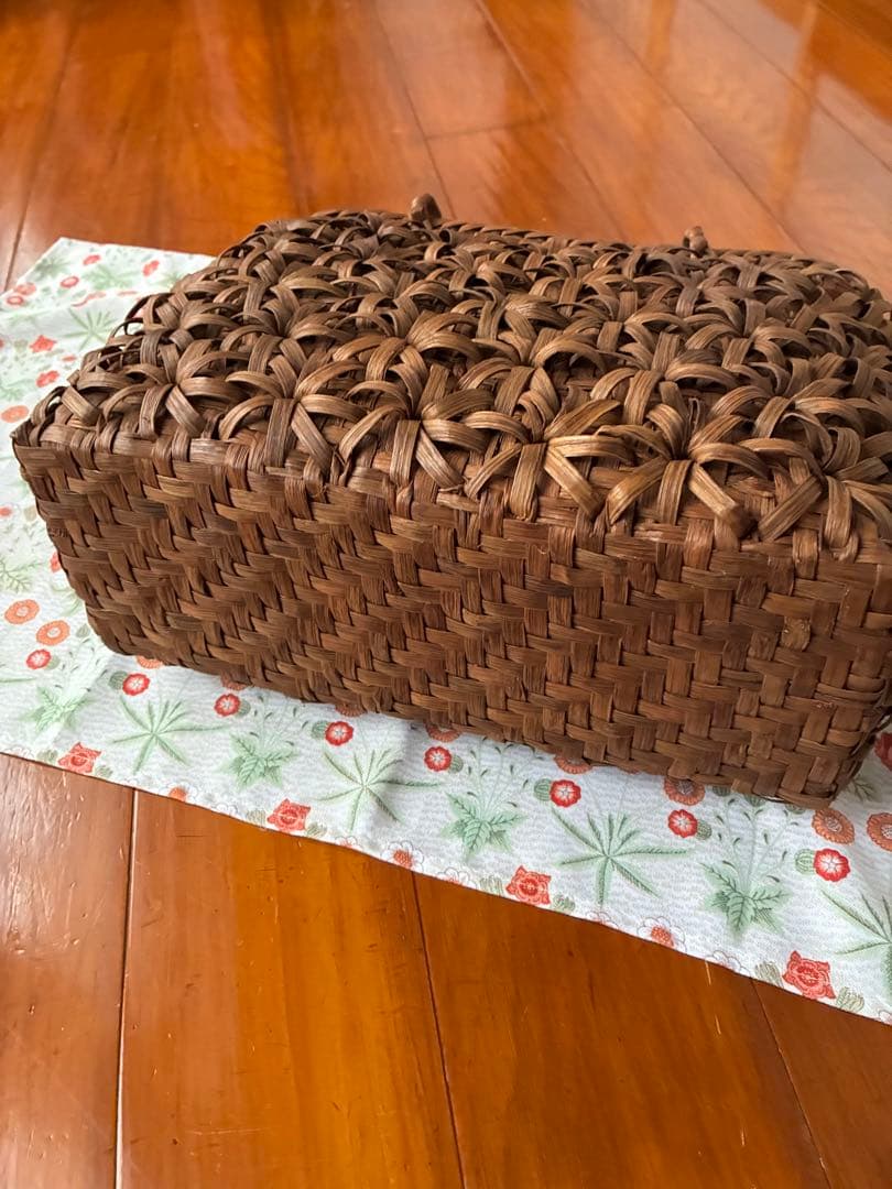 山葡萄かごバッグ　立体花　お値下げ！！