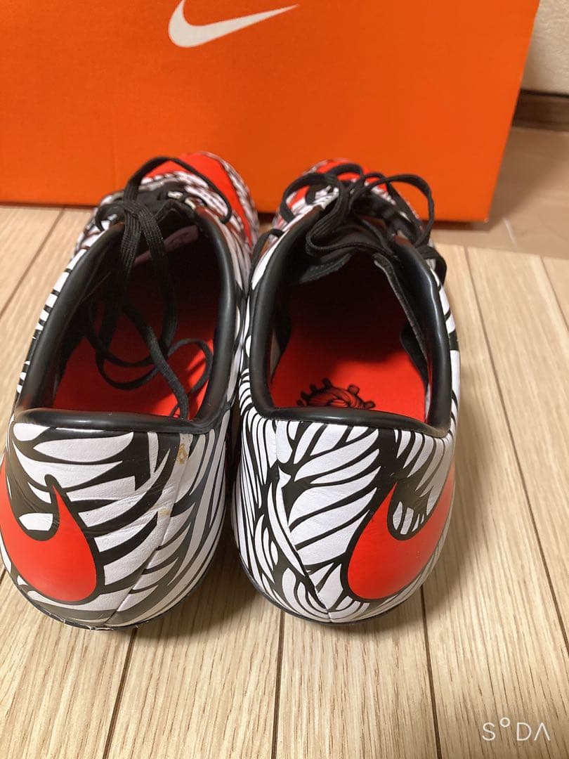 ナイキ　ハイパーヴェノム　スパイク　⑧⑧