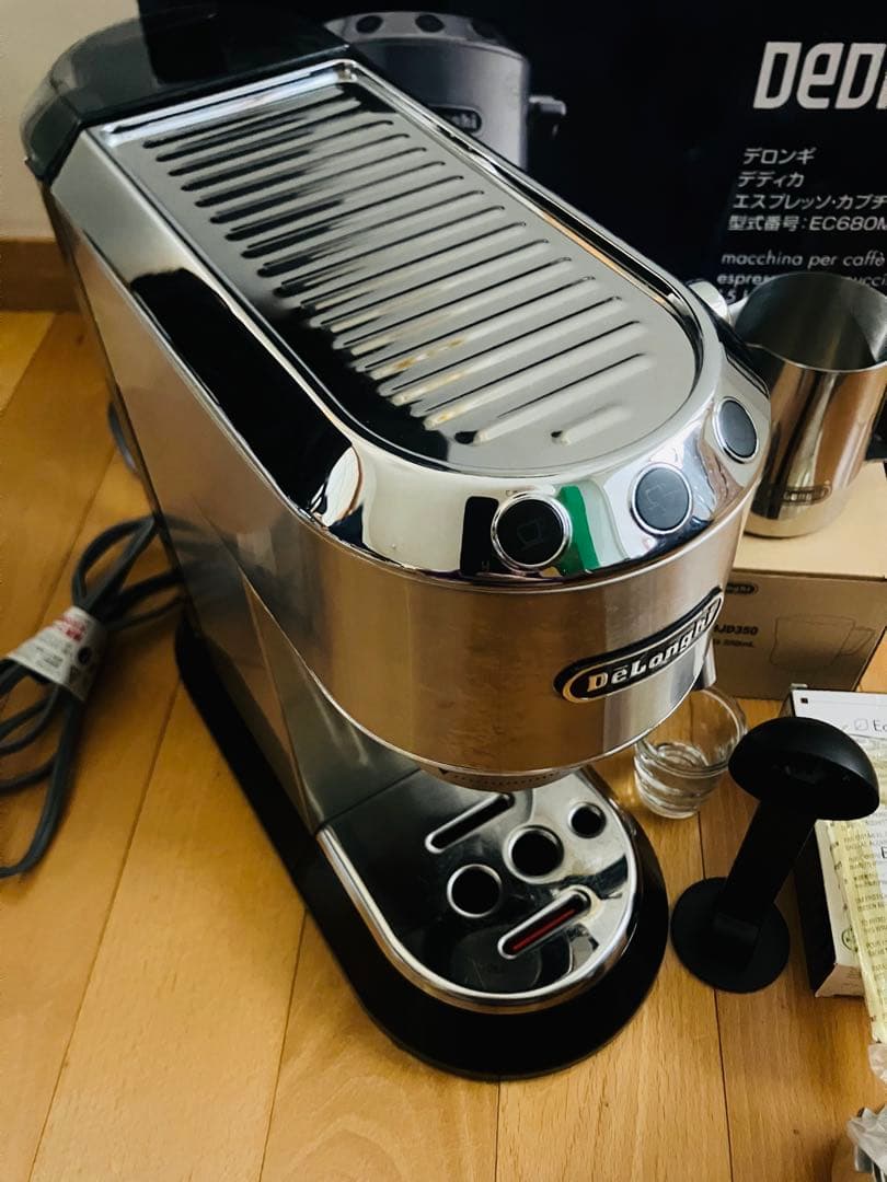 DeLonghi デロンギ　デディカ　エスプレッソマシン　EC680M 難あり品