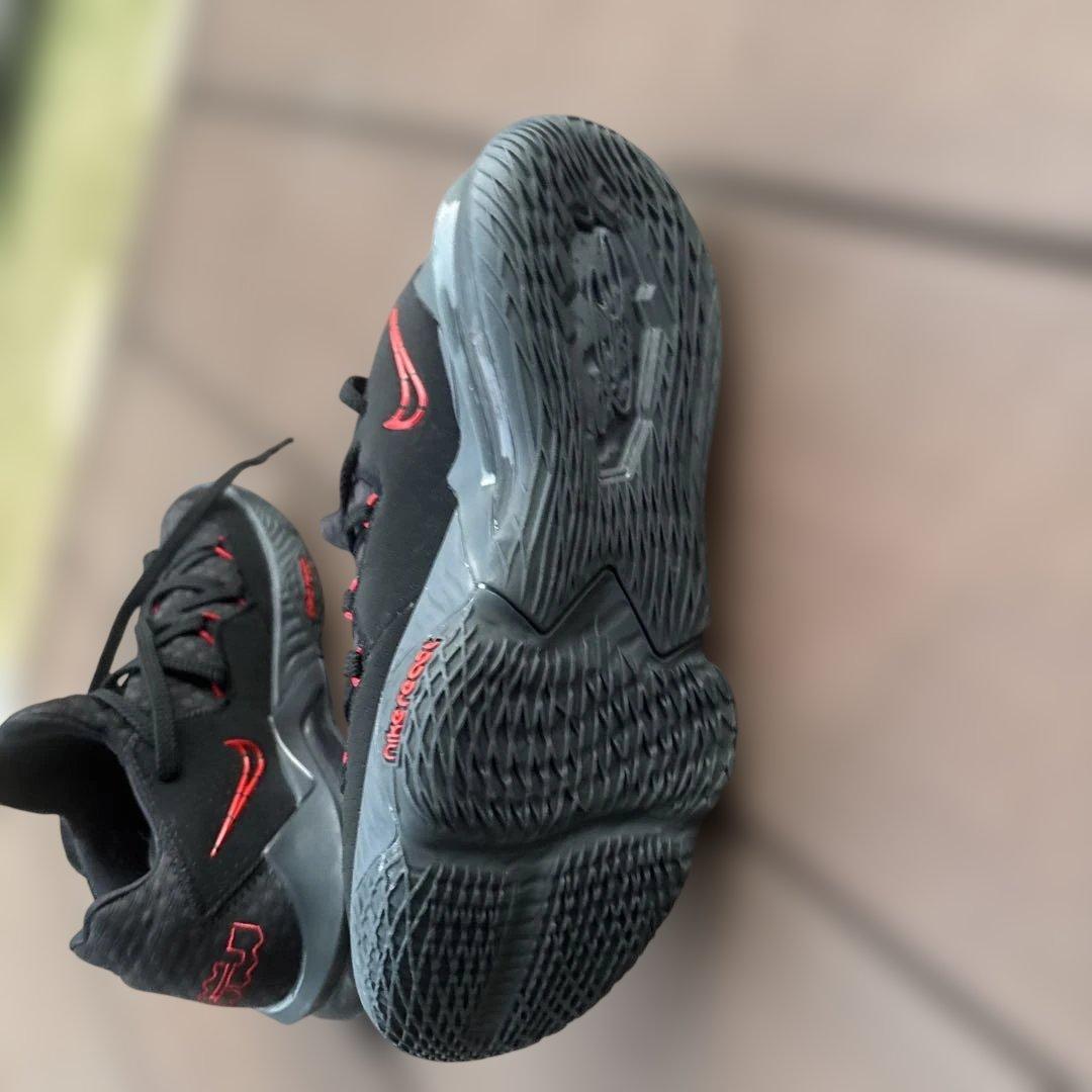 【新品未使用】NIKE LEBRON 17 LOW 25.5cmブラック／レッド