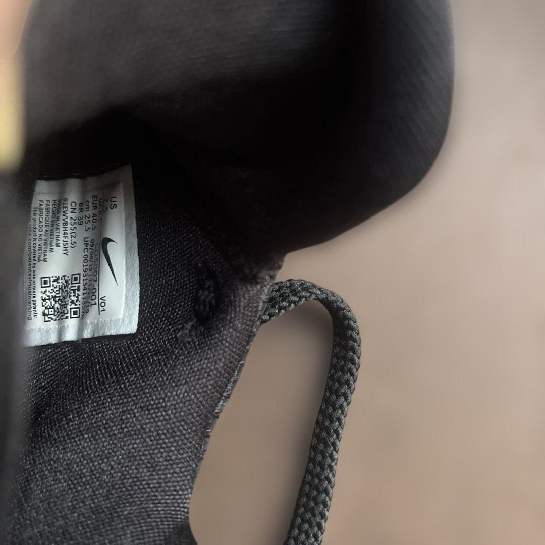 【新品未使用】NIKE LEBRON 17 LOW 25.5cmブラック／レッド