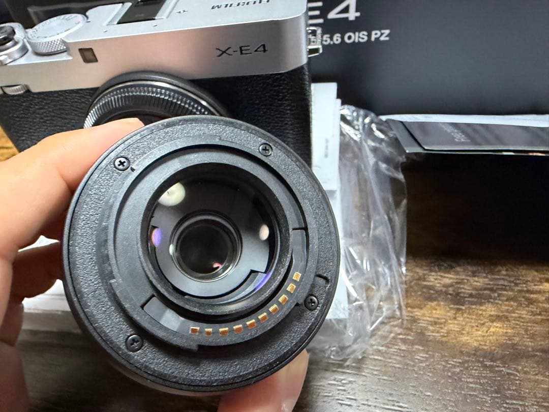 FUJIFILM X-E4 ミラーレス一眼カメラ