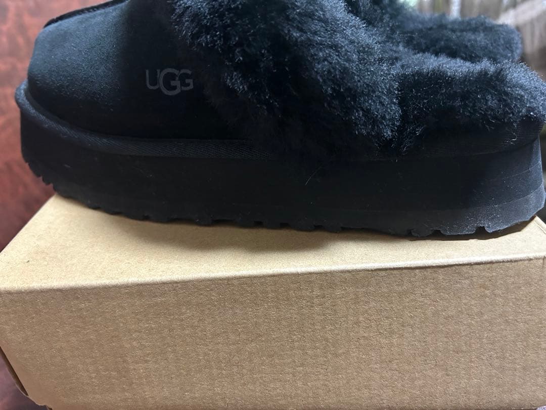 USED 美品 UGG ディスケット ムートン 厚底サンダル 25 ブラック
