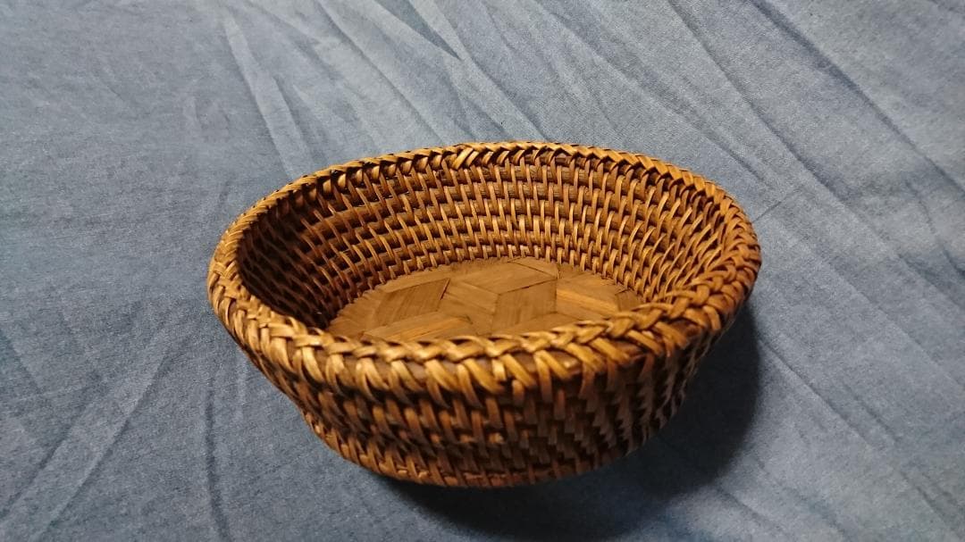 インドネシアの手編みかご