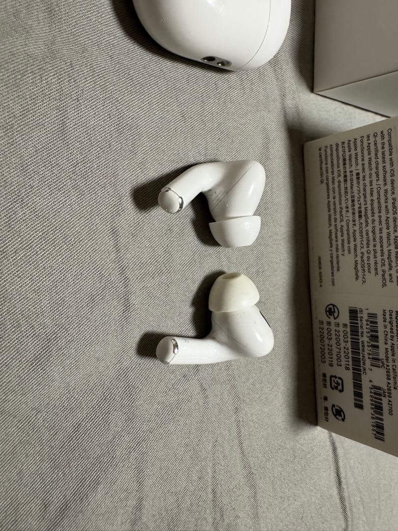 AirPods Pro2 ライトニング 本体 箱・充電ケース付き 付属品あり