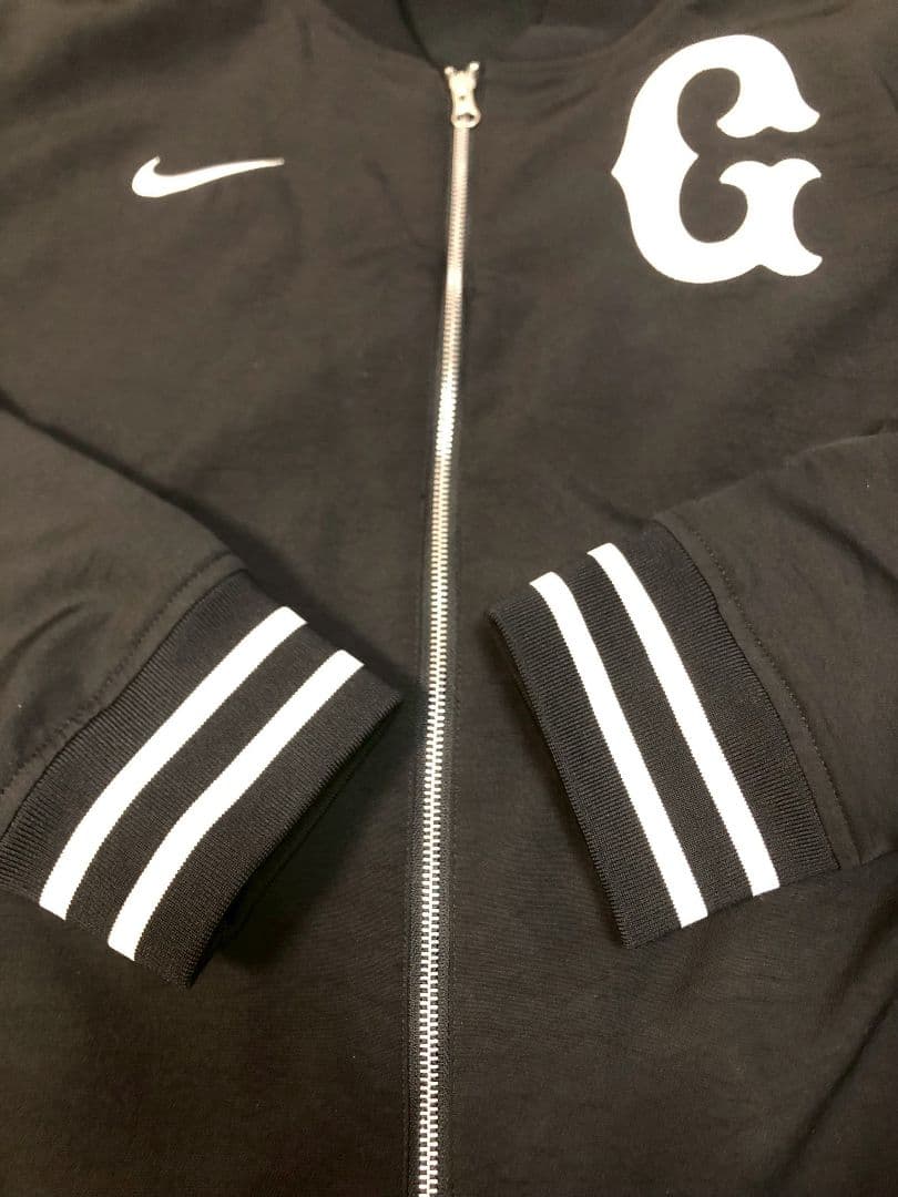 読売ジャイアンツ×NIKEグランドコート　XXL