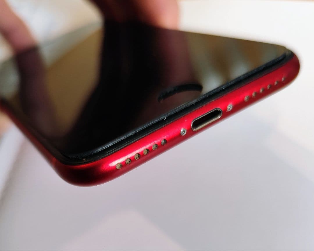 iPhone se 第2世代　レッド64GB