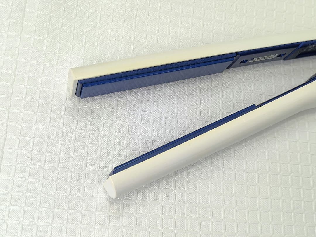 ヘアビューロン 3D Plus ストレート　リュミエリーナ　ヘアアイロン　64