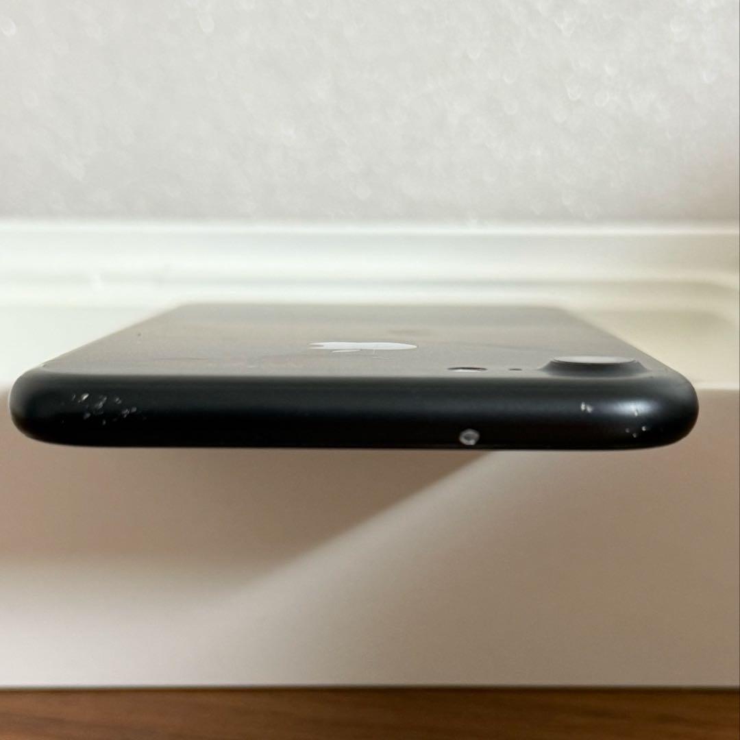 iPhone 7 本体 128GB SIMフリー　Lightningケーブル付き