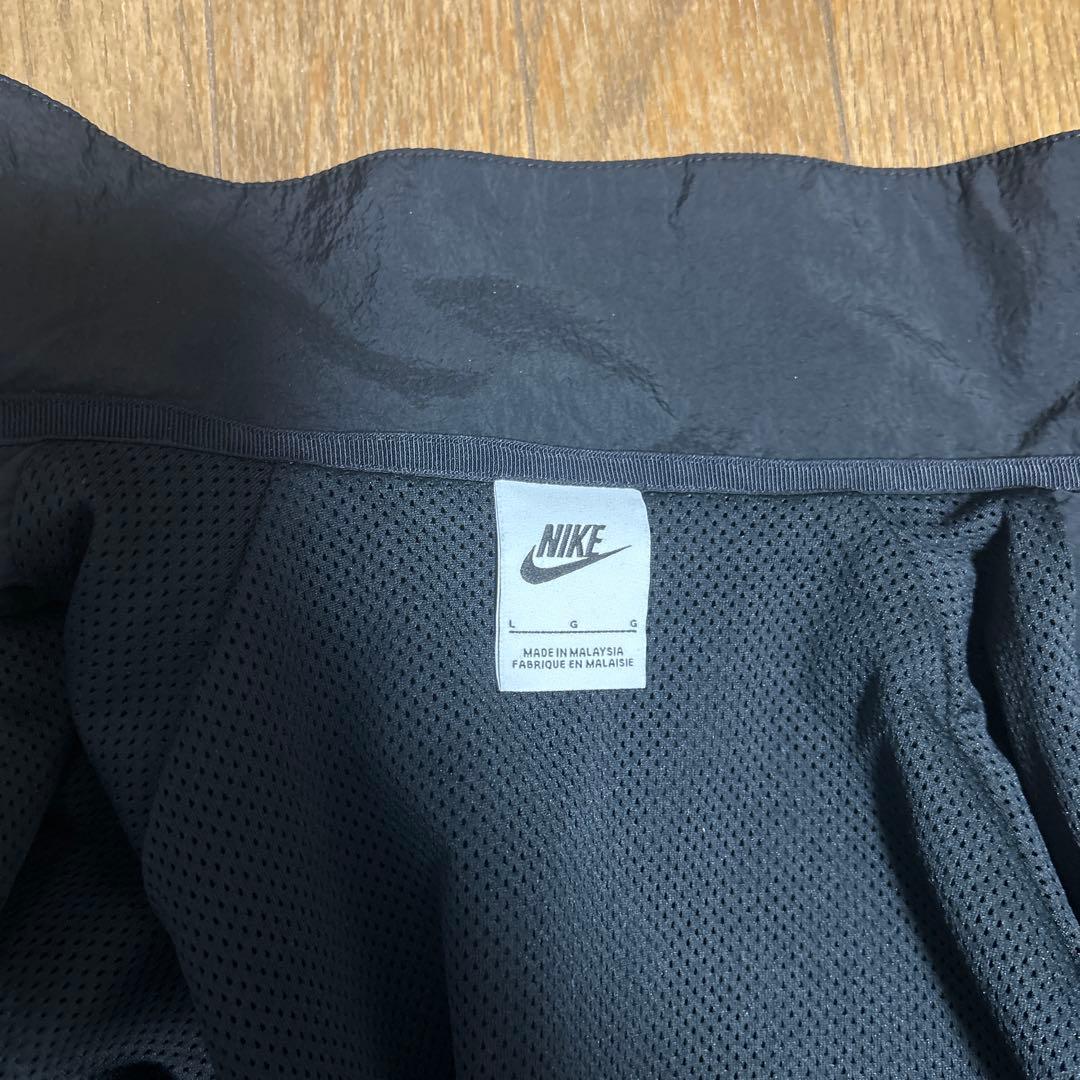 NIKE 黒 ウィンドブレーカー