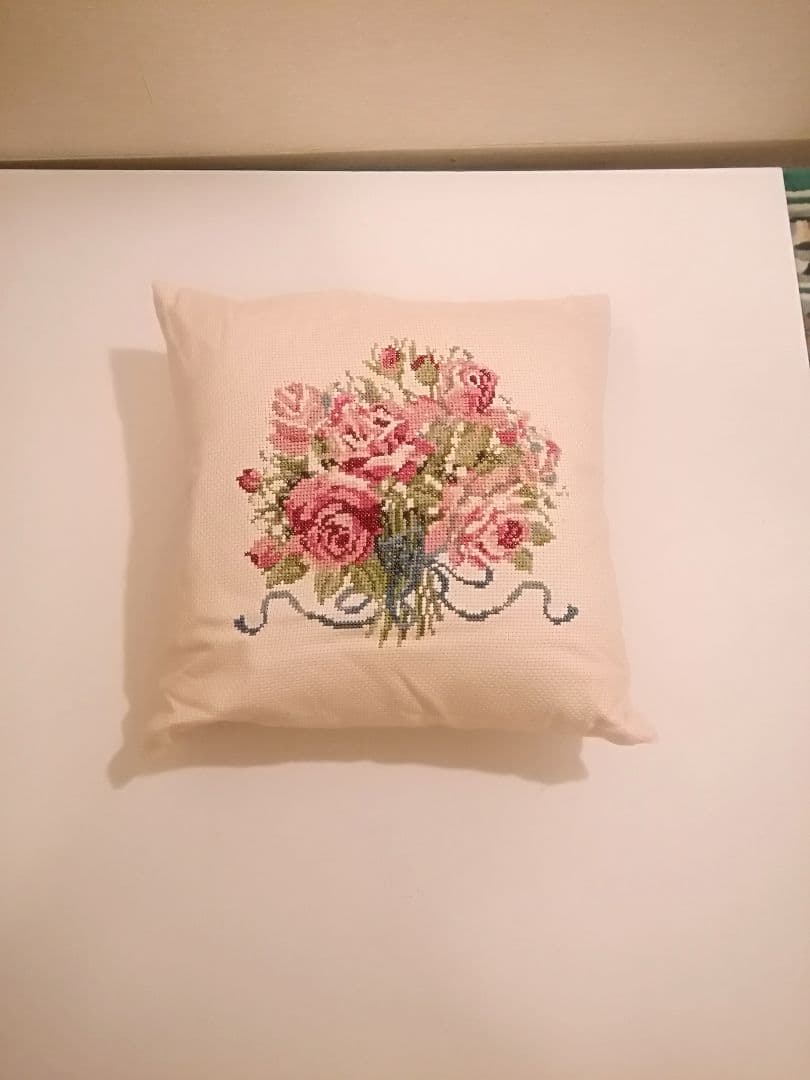 刺繡クッション4点