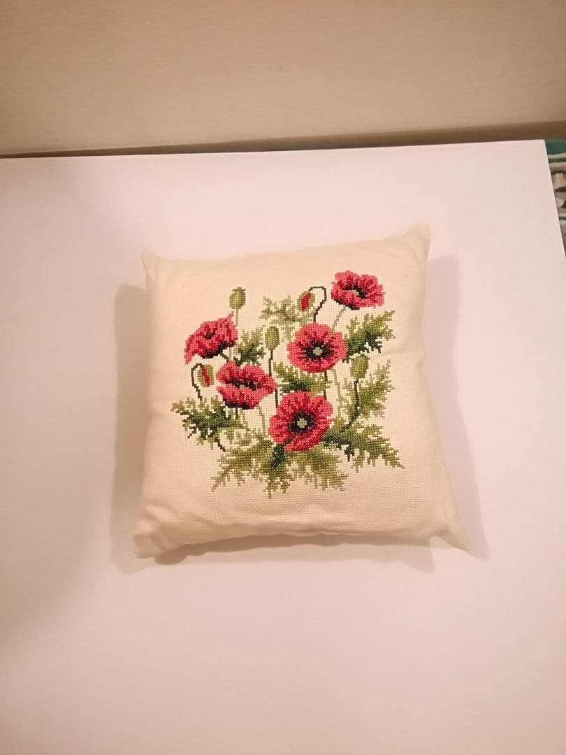 刺繡クッション4点