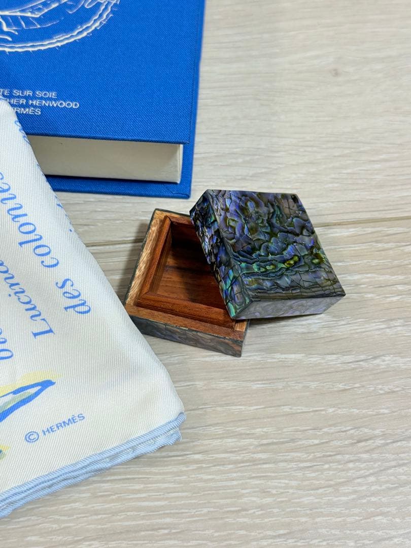 【箱付・美品】エルメス カレ40 クロコダイルのクロヴィス シルク スカーフ