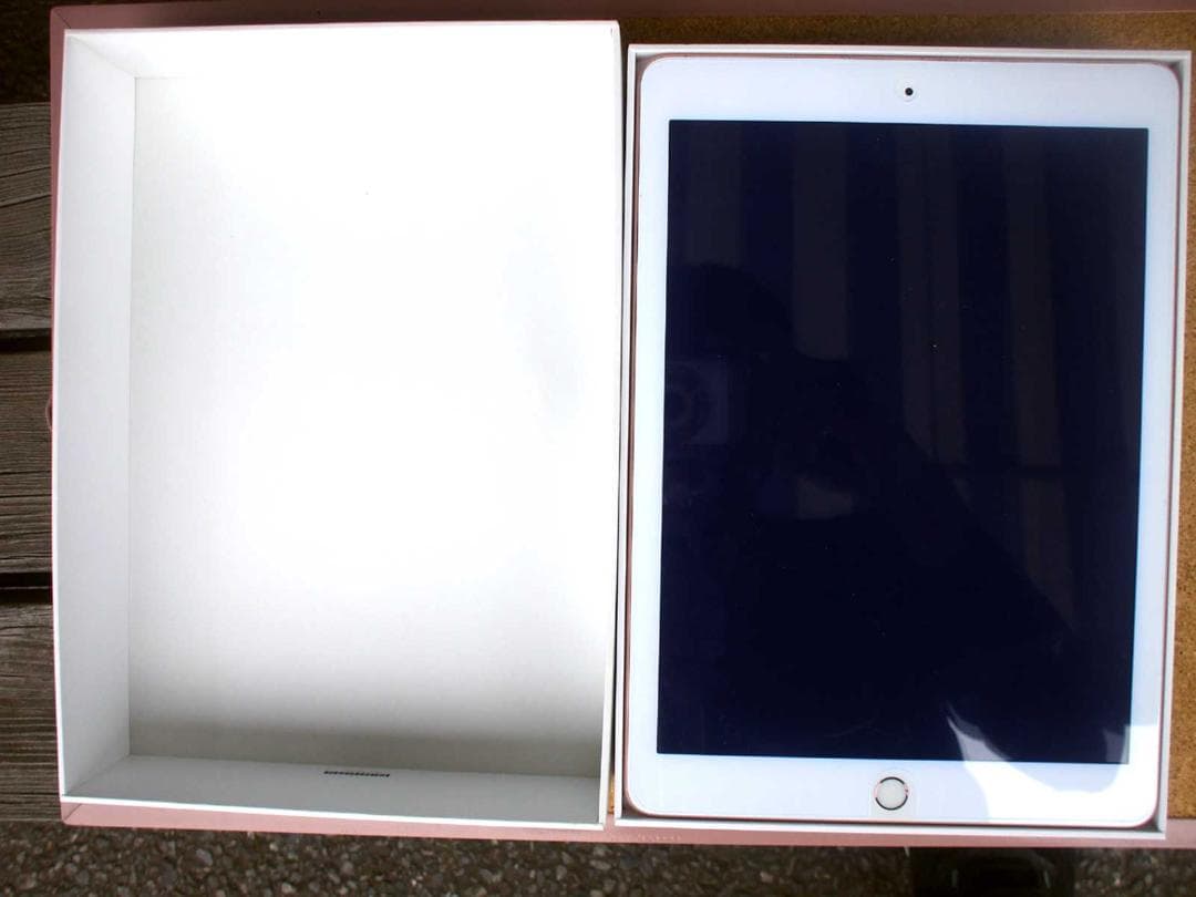 Apple iPad 32GB ローズゴールド 本体（第６世代）