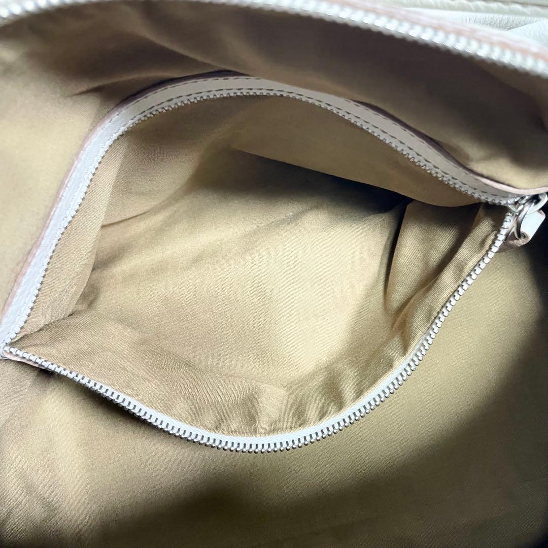 トッズ アクセサリーポーチ レザー ロゴ 型押し 多機能 大容量 手さげ 白