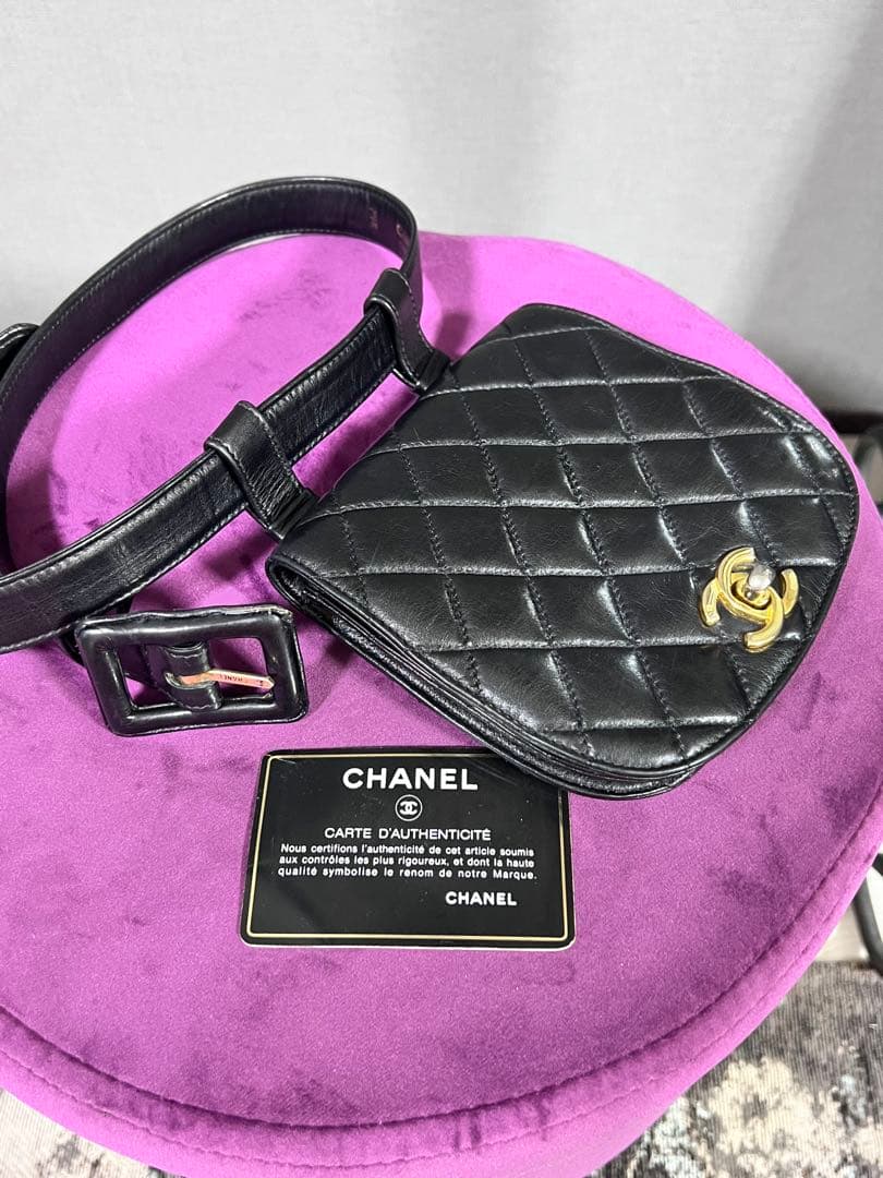 【美品】CHANEL ブラック レザー ボディバッグ