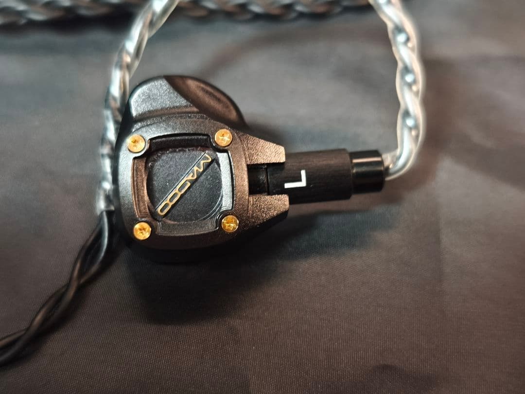 美品 MADOO Typ512 有線イヤホン