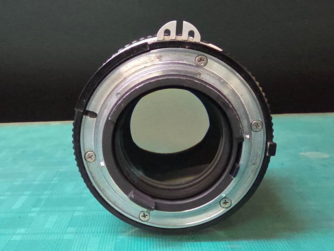 ニコン Ai Nikkor 105mm F2.5 単焦点 オールドレンズ