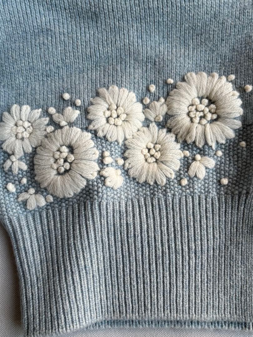 美品flower hand embroidery v-neck cardigan