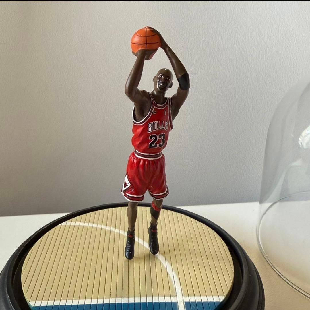 UPPER　DECK社製　マイケルジョーダン　フィギュア＆カード2点