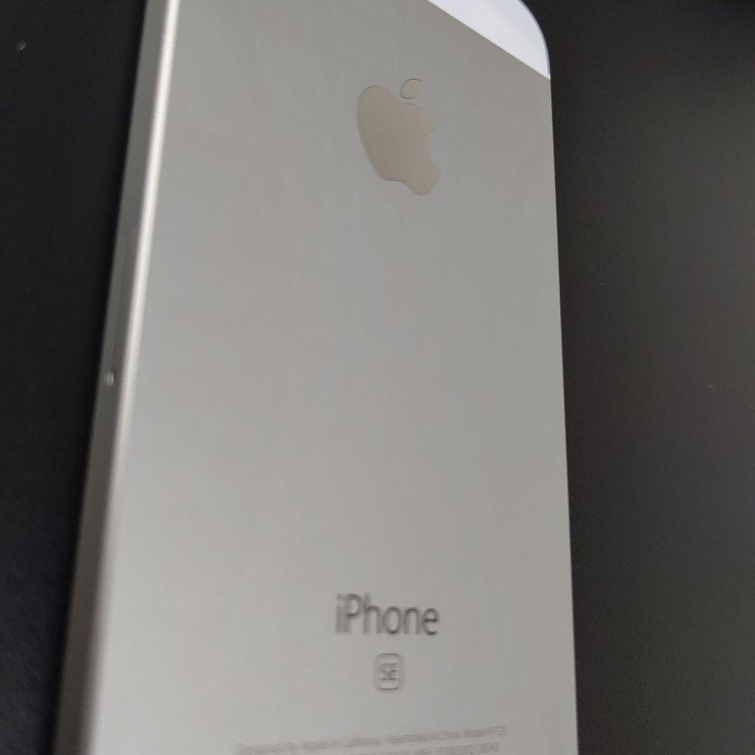 スマートフォン本体 iPhone SE Silver 32 GB UQ mobile