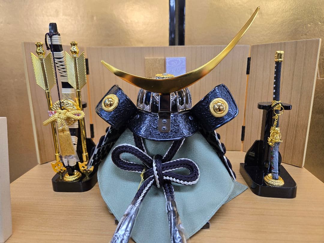 【展示品限り】五月人形　兜　伊達政宗　収納飾り　※閉店セール　S36