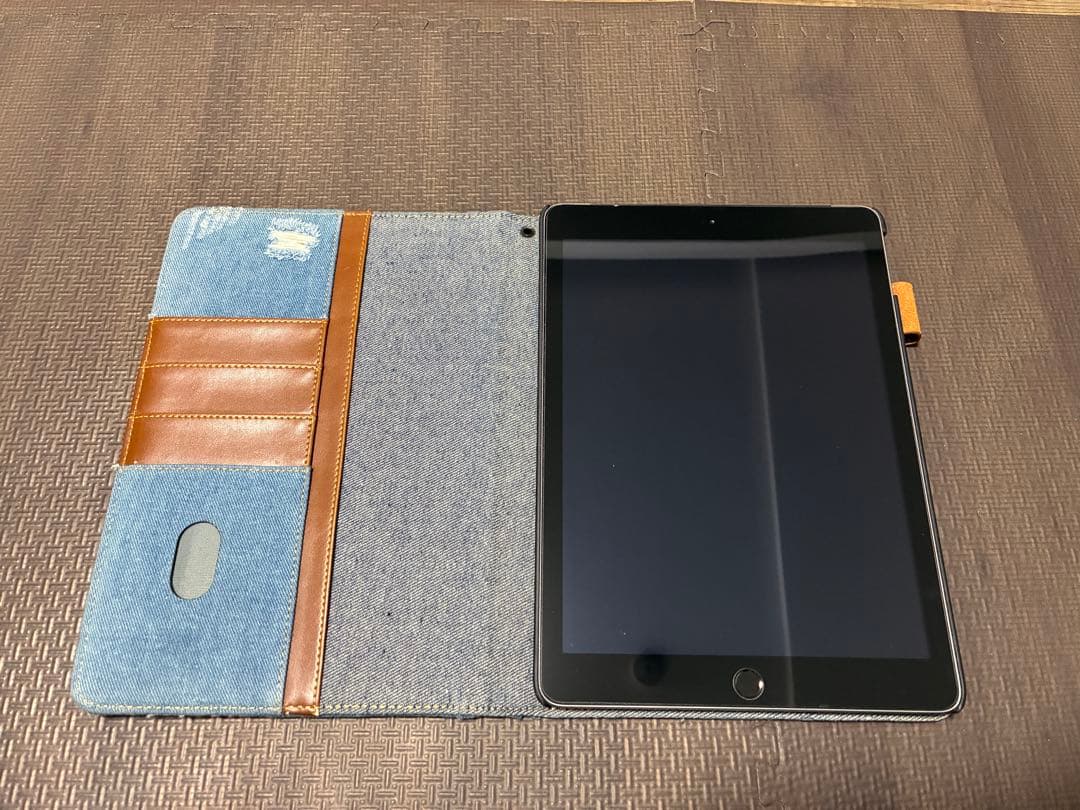 Apple／ipad第5世代　wifi +cellulerモデル／32GB