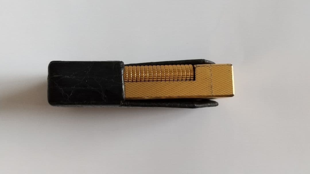 dunhillのローラー式ガスライターRE24163