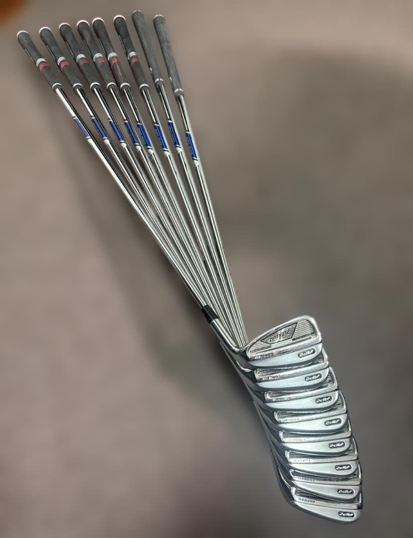 タイトリストAP2 アイアンセット　Nikeレディースセット　パター、バッグ付