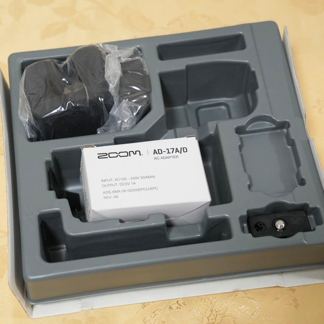 【美品】ZOOM Q8 ハンディビデオカメラ コンデンサーマイク