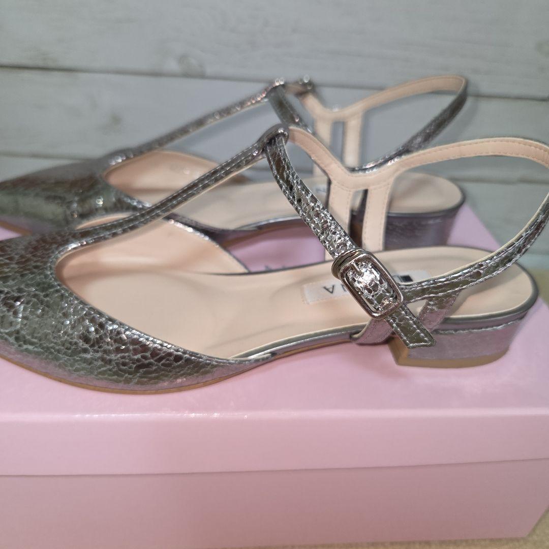 ダイアナ ストラップ パンプス