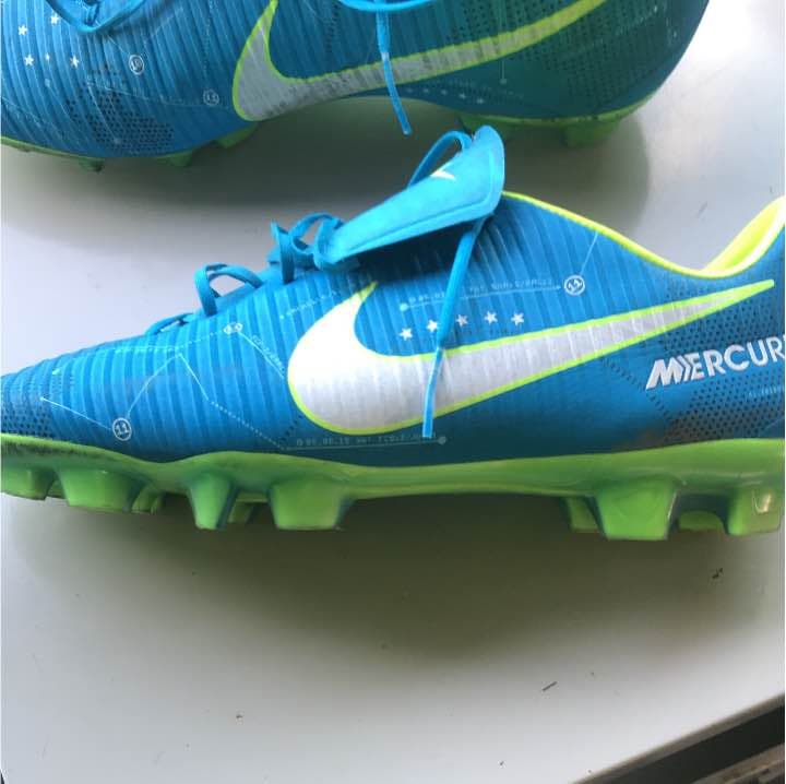 ナイキマーキュリアルネイマールモデル