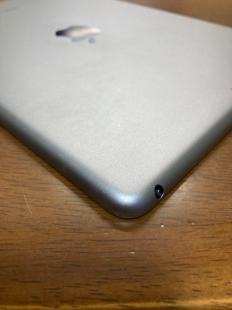 Apple iPad (第5世代) 32GB Wi-Fi