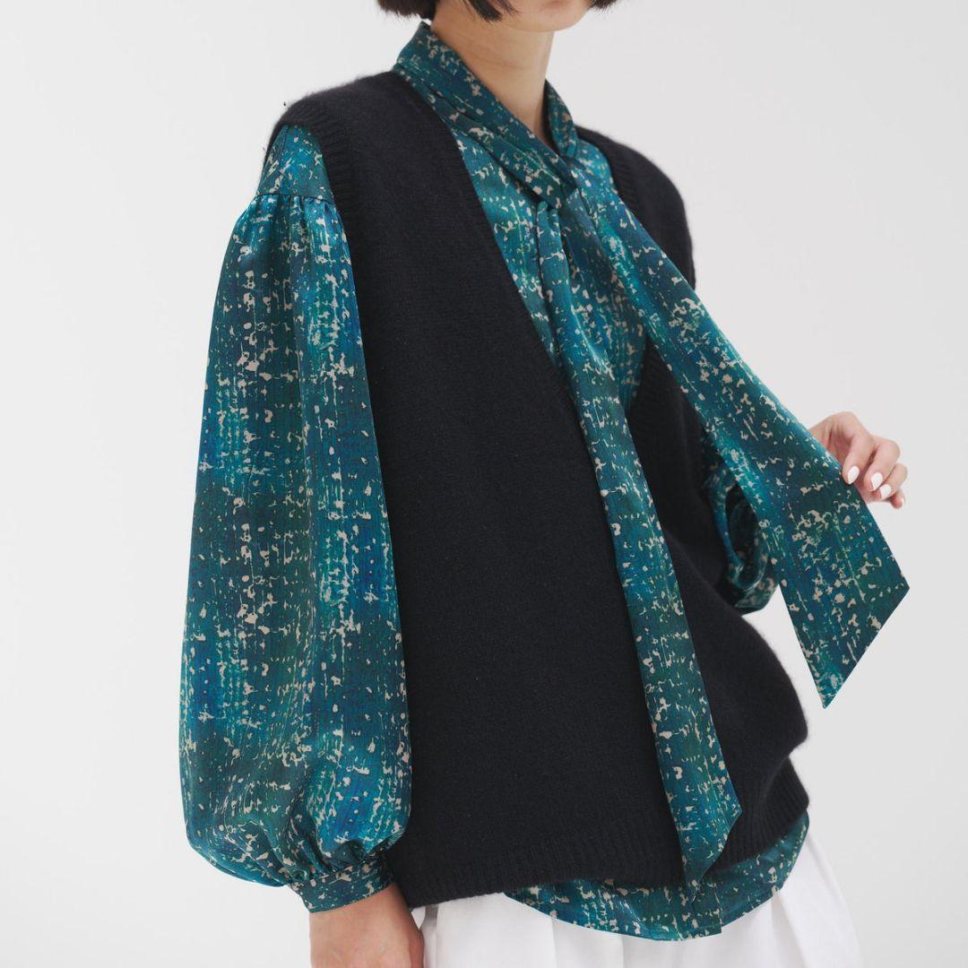 極美品　25AW HERALBONY「こもれび」サテンボウタイシャツ　日本製