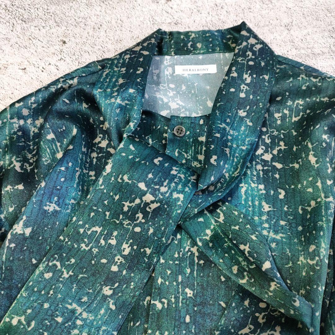 極美品　25AW HERALBONY「こもれび」サテンボウタイシャツ　日本製