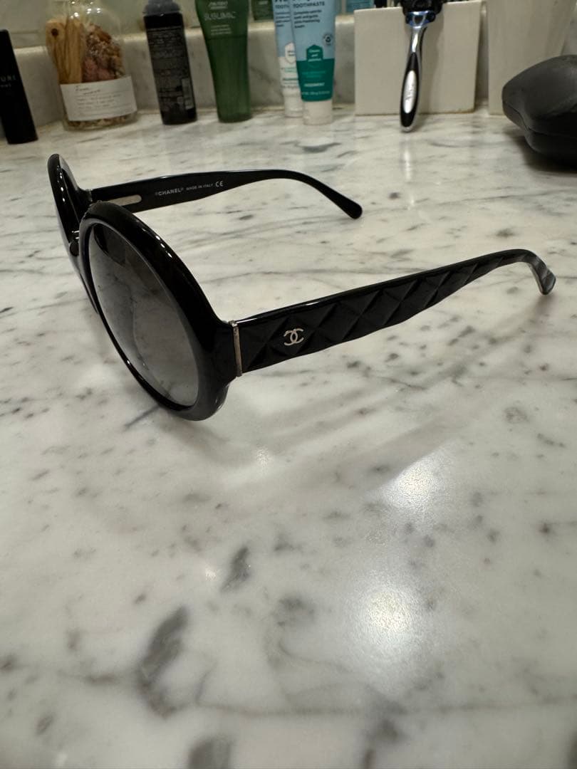 Chanel ラウンドフレーム サングラス ブラック