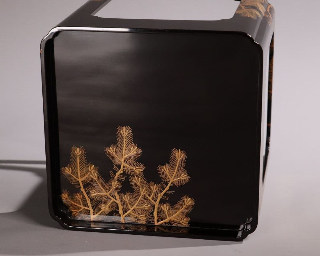 MA243 加賀蒔絵 能楽・翁 本金高蒔絵 朱塗三ッ盃・盃台 松蒔絵 木製 杯