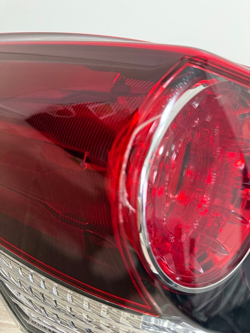 21クラウンアスリート後期テール左外側