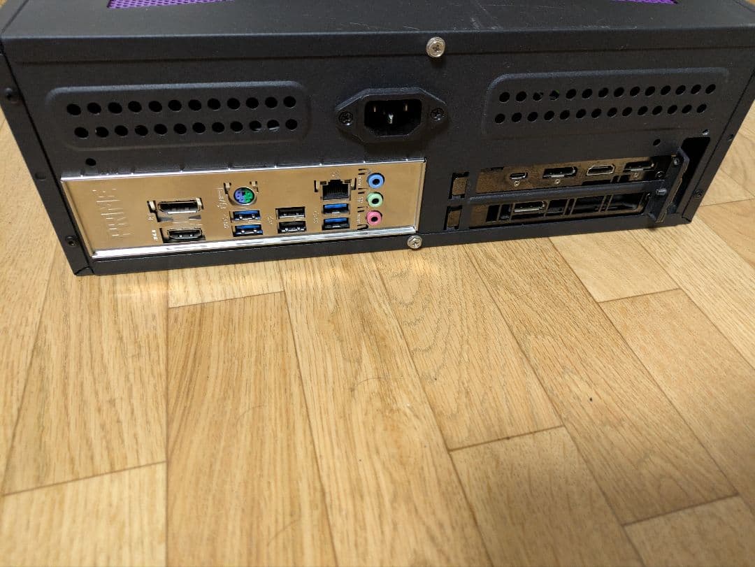 小型ゲーミングPC