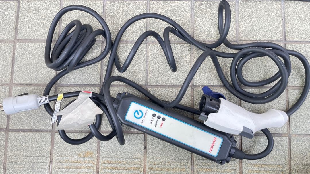 マ*ロ様 NISSAN リーフ　充電ケーブル　29690 6WX0A