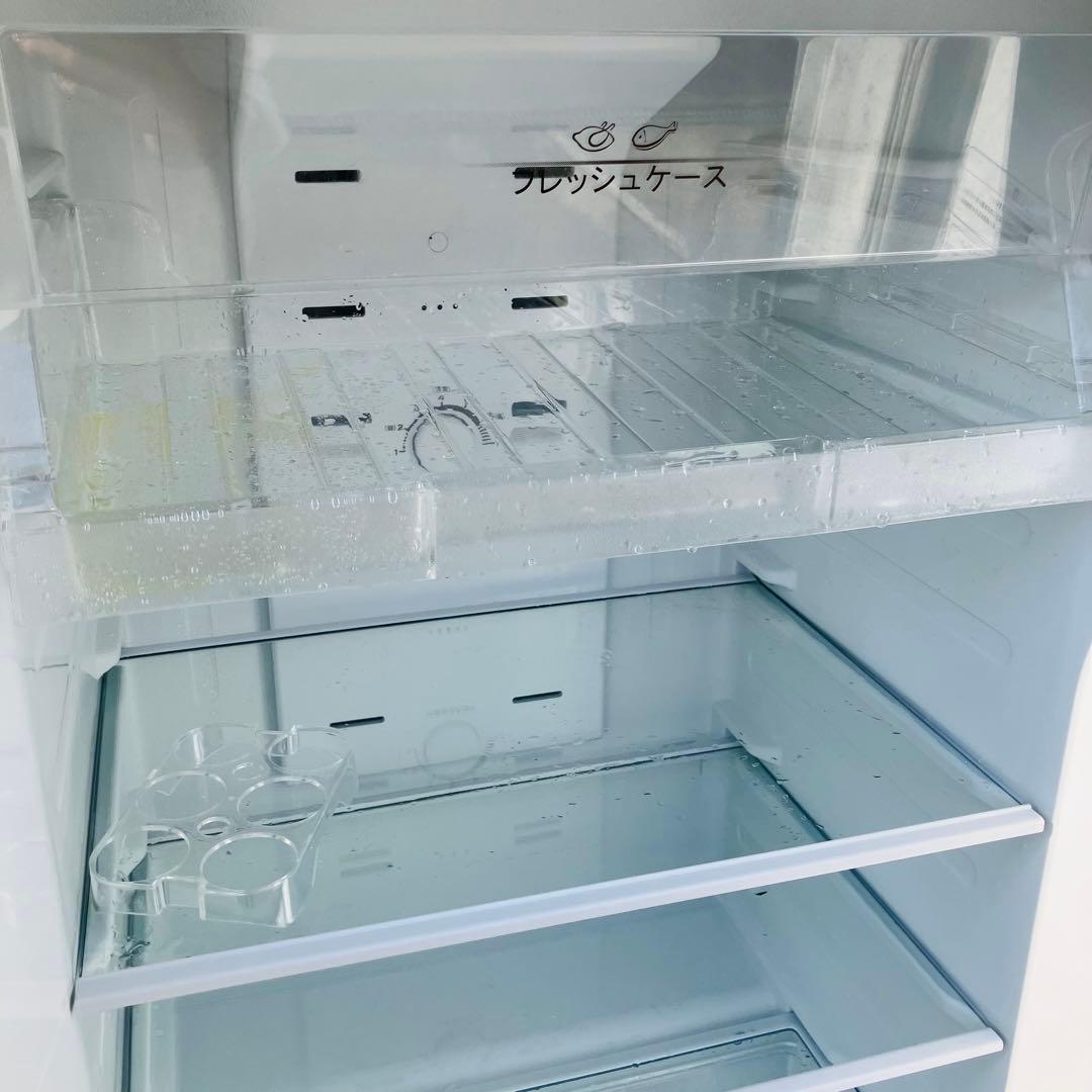 11r77. Hisense 227L 冷凍冷蔵庫 HR-B2301 2018年