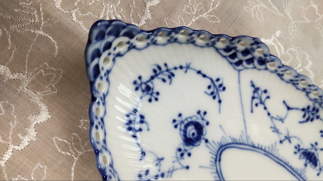 ロイヤルコペンハーゲンブルーフルーテッドフルレース　ピックルディッシュ