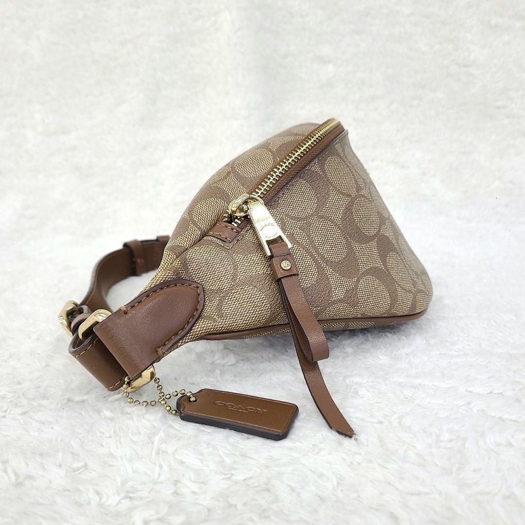 【美品】　コーチ　 ボディバッグ　PVC　シグネチャー　 ベージュ