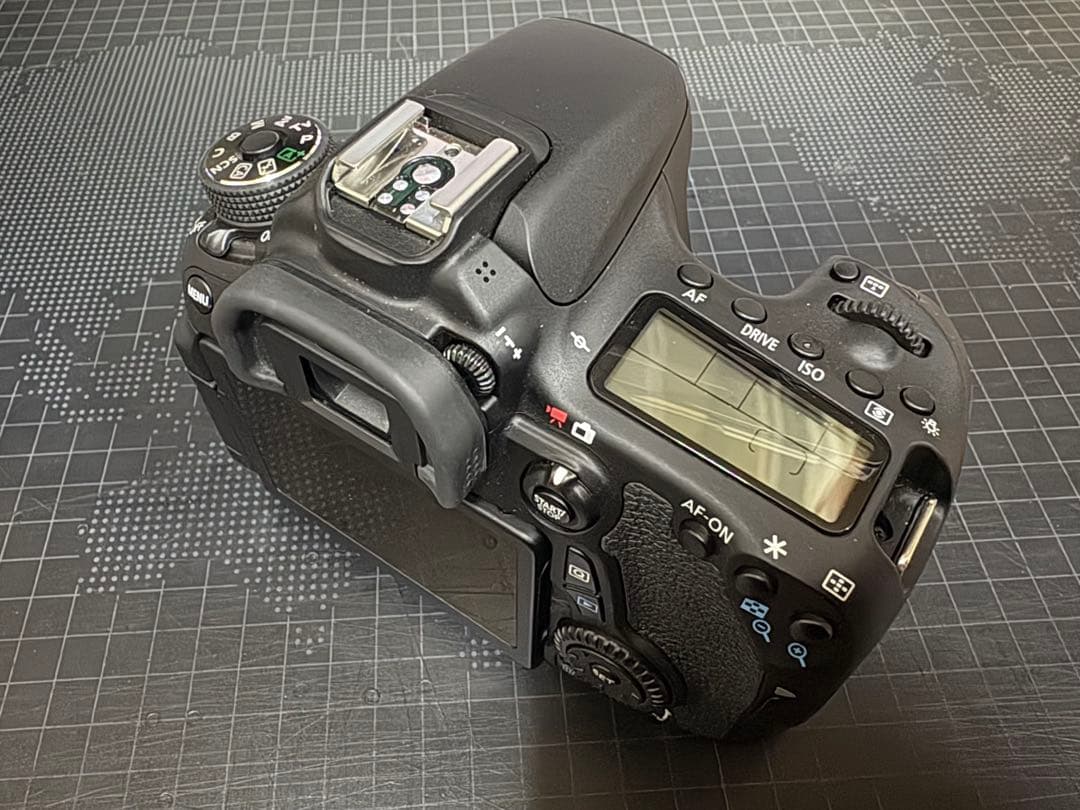 さっちゃん様【美品】Canon EOS 70D ボディWi-Fi機能付