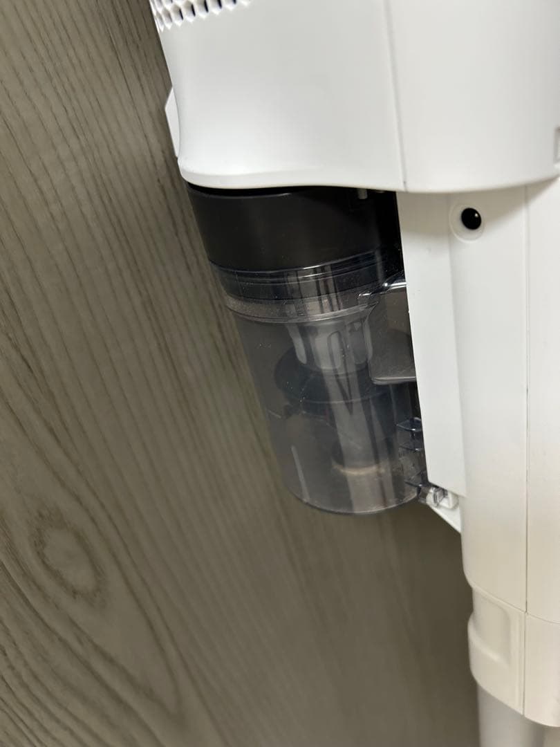 パナソニックサイクロン式コードレススティック掃除機（ホワイト）MC-SB33J