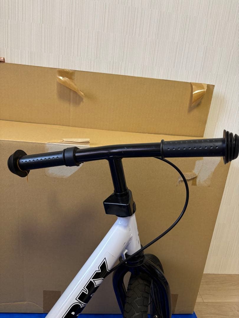 スパーキー 別売ロングサドル付　バランスバイク ブレーキ付　スタンド付