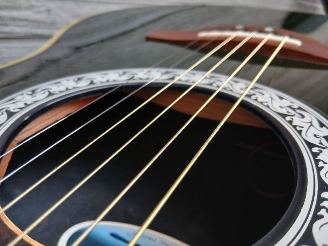 Celebrity by Ovation CC57 (エレアコ、ケース付)